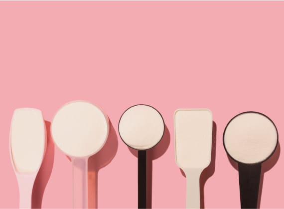 Different shaped spoons with multicollagen.